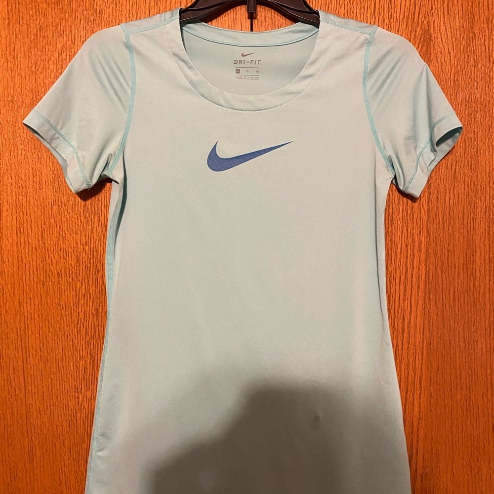 Kids XL Nike activewear tee